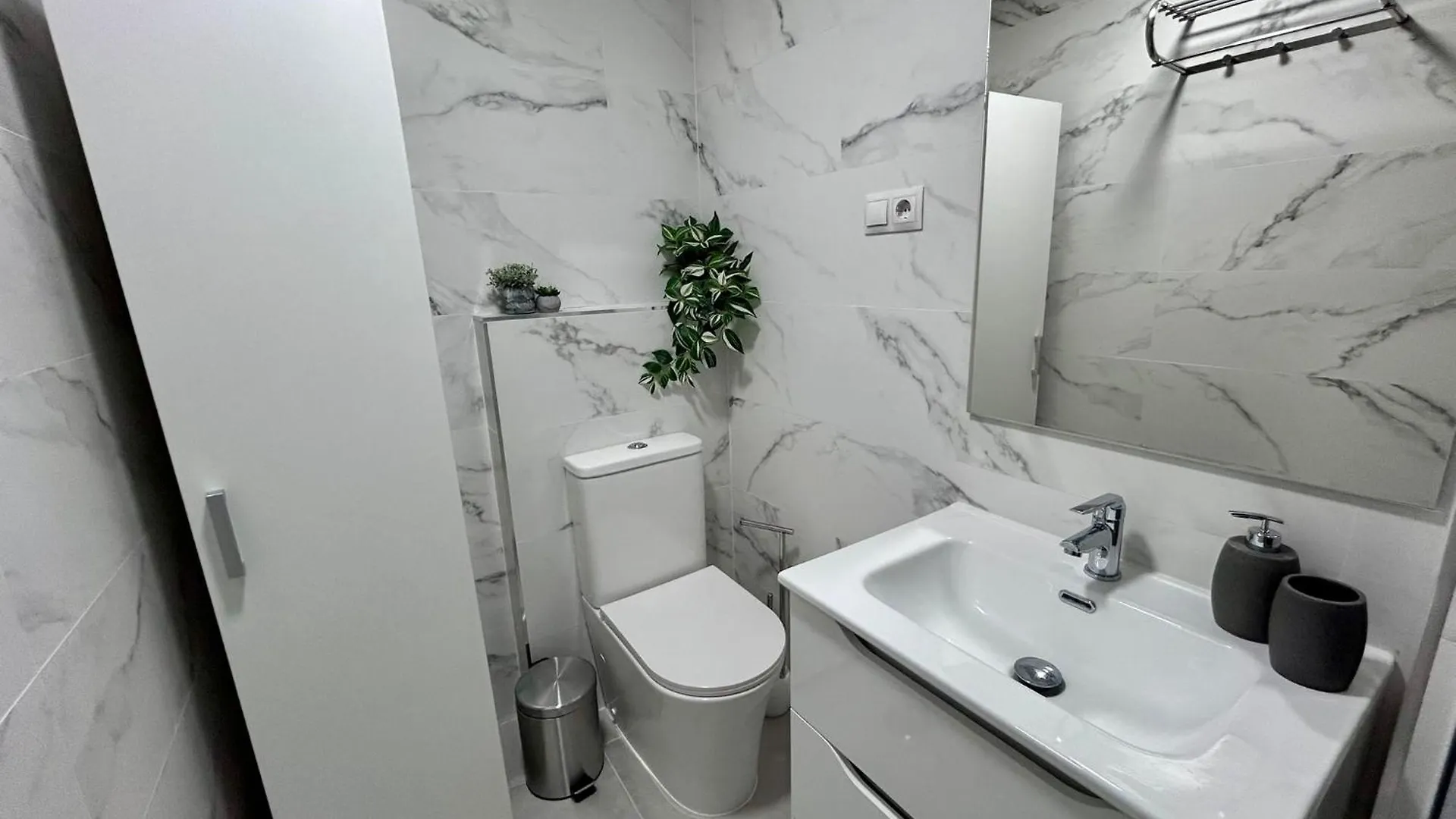 Ver64 - Nuevo, Reformado 100, Terraza, Wifi, Playa A 600 Metros, Centro A 300 Metros Торремолинос 0*,  Испания