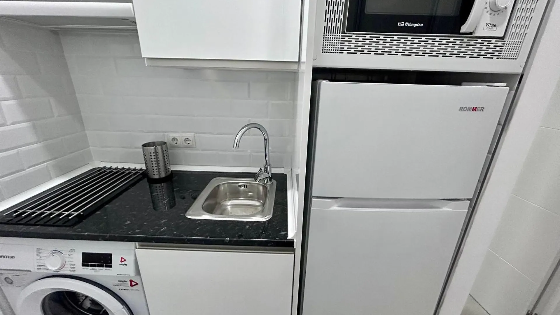 Ver64 - Nuevo, Reformado 100, Terraza, Wifi, Playa A 600 Metros, Centro A 300 Metros Торремолинос