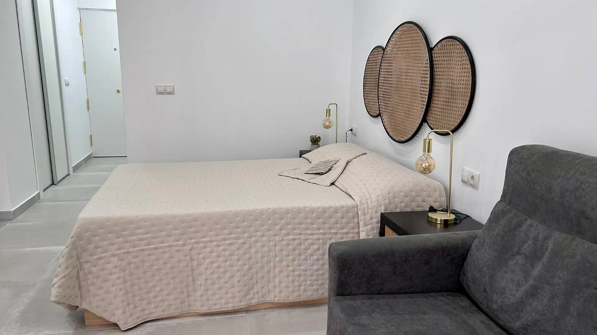 Lägenhet Ver64 - Nuevo, Reformado 100, Terraza, Wifi, Playa A 600 Metros, Centro A 300 Metros Torremolinos Spanien